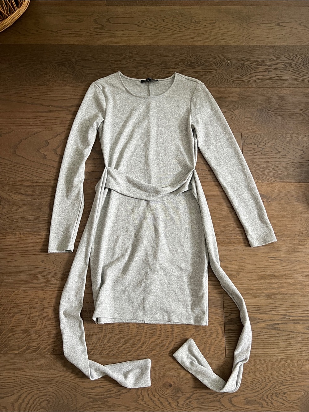 Dynamite Silver Long-Sleeve Belted Dress